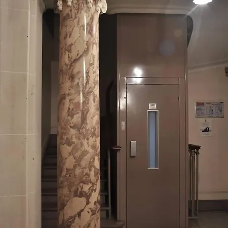 Centre Equipe Floor Climatisation Salle De Bains Ascenseur Climatisation Calme Clair Apartment Paris